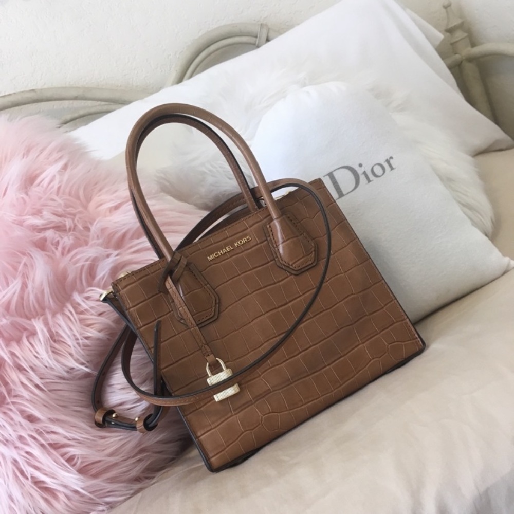 MICHAEL KORS Crossbody puede